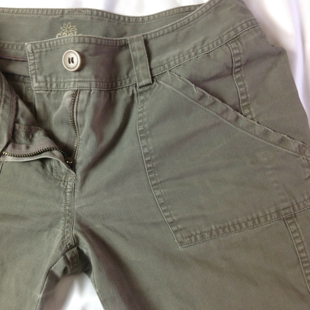 Capris - Picture 6 of 9
